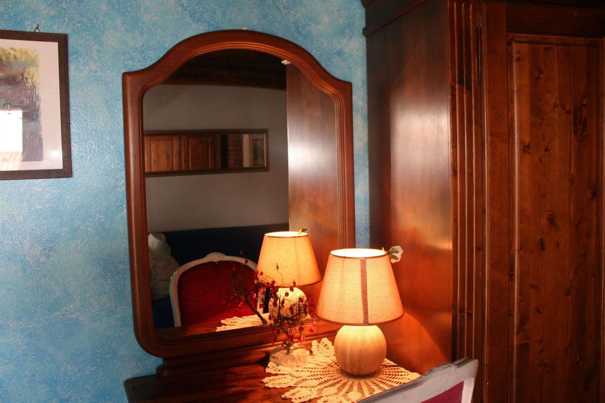 Bed and Breakfast La Cascina Di Alice Кастильоне-делле-Стивьере Экстерьер фото