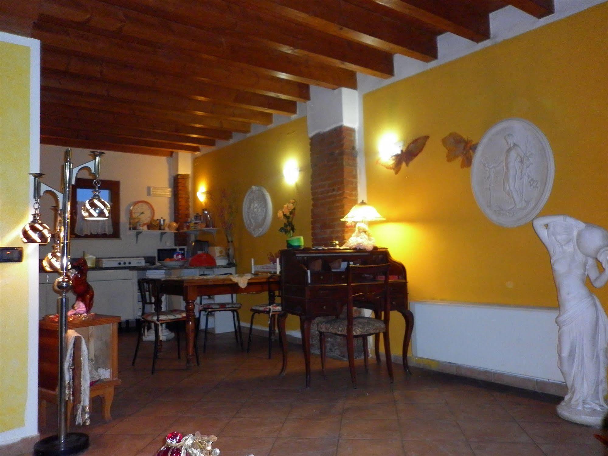 Bed and Breakfast La Cascina Di Alice Кастильоне-делле-Стивьере Экстерьер фото