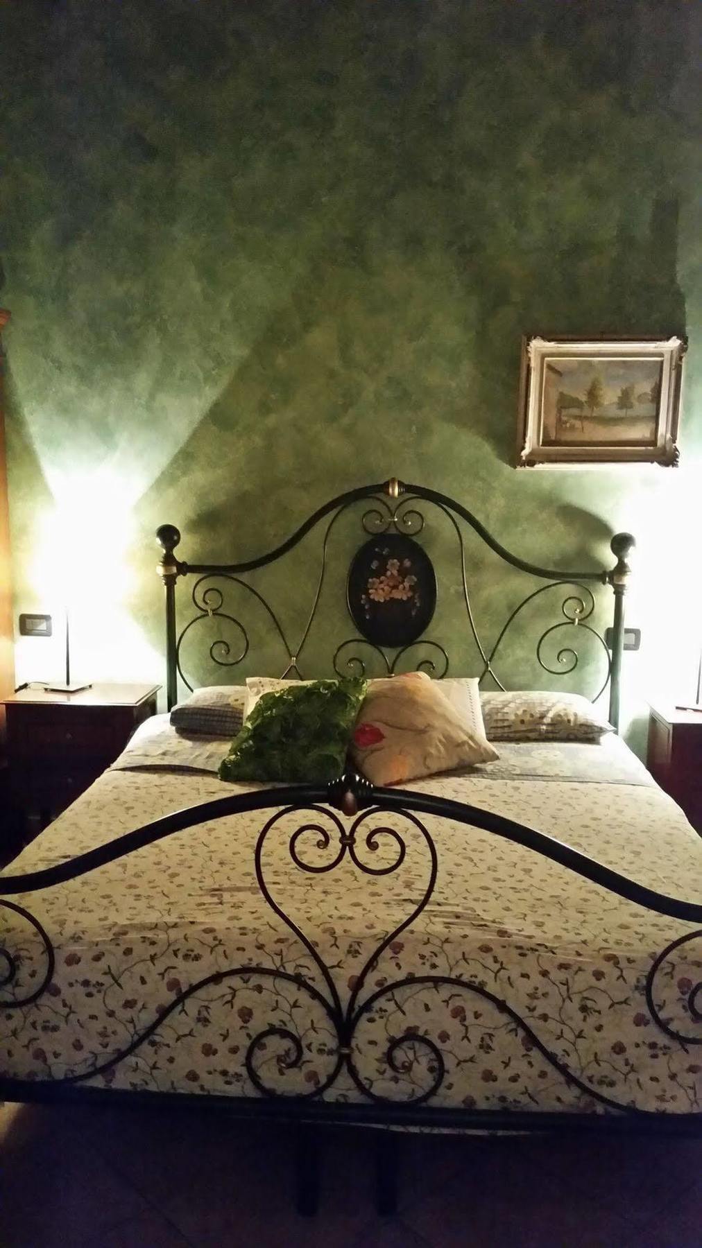 Bed and Breakfast La Cascina Di Alice Кастильоне-делле-Стивьере Экстерьер фото